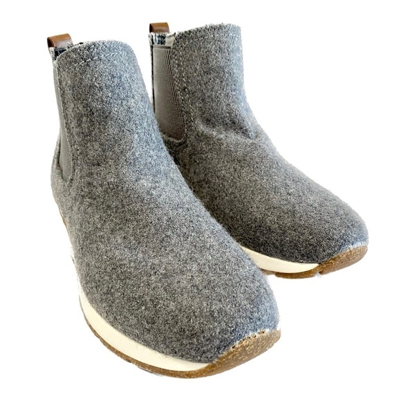 B.O.C. Women’s Kara Ankle Chelsea Boot Wool Grey Slip On Comfort Size 7.5 M - Picture 1 of 11